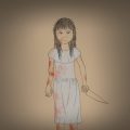 Shiryō Zeichnung von Jeremie Michels. Man sieht ein kleines asiatisches Mädchen mit einem blutigen grauen Kleid, einem gebrochenem rechten Arm und einem großen Messer in der linken Hand. Sie sieht den Betrachter wütend an.