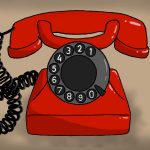 Die Babysitterin Zeichnung von Jeremie Michels. Auf dem Bild sieht man ein Wählscheibentelefon. Es ist komplett in Rot abgesehen von der schwarzen Wählscheibe und dem schwarzen Kabel, dass das Telefon mit dem Hörer verbindet. Der Hörer liegt auf der Telefongabel.