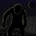 The Lake Worth Monster Zeichnung von Jeremie Michels. Das Bild zeigt die Silhouette eines haarigen Monsters, das vor einem See mit Schilf steht.